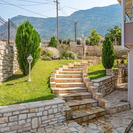 Modern Between Sea And Mountain Apartment