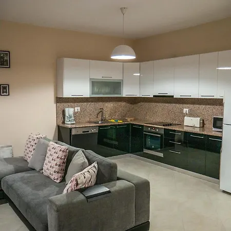 Modern Between Sea And Mountain * Trajas