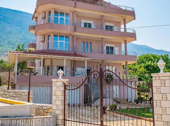 Modern Between Sea And Mountain Apartamento